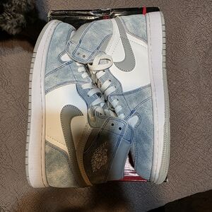 Jordan Athletic Shoes in Blue and White
